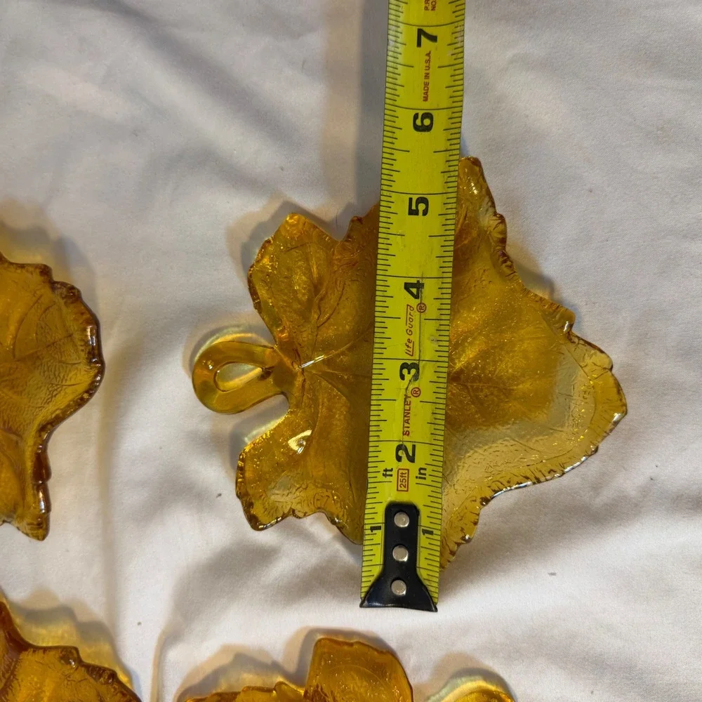 LE Smith Glass Amber Maple Leaf Dishes Set of 4 Gearys Beverly Hills 05218-20